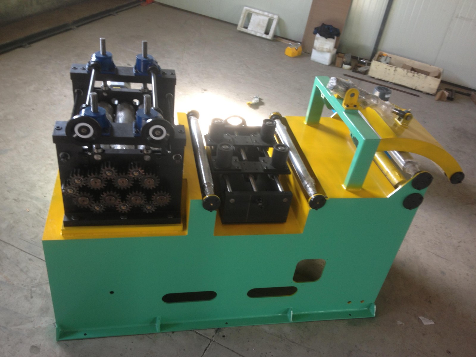 沖床自動送料機